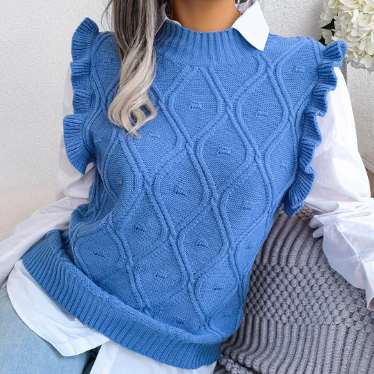 سترة نسائية محبوكة