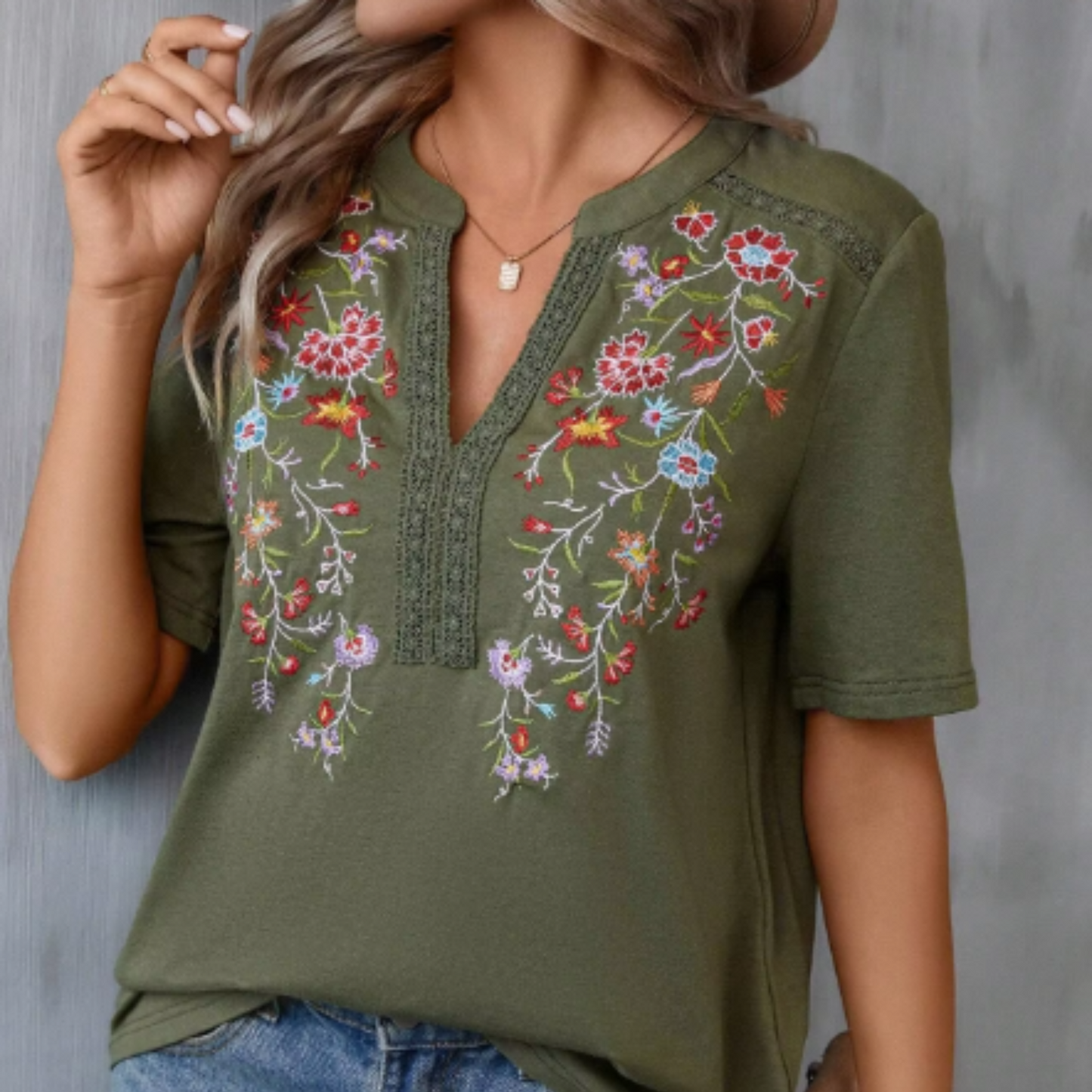 Catania Embroidered V-Neck T-shirt